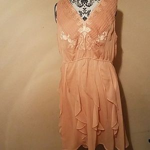Lauren Conrad stunning peach dress